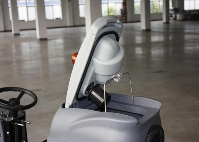 Paseo de Dycon en la máquina comercial del limpiador del piso con la placa del pie y el torneado flexible 0