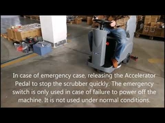 Acceso a baterías en el limpiador de pisos para pisos comerciales resistentes