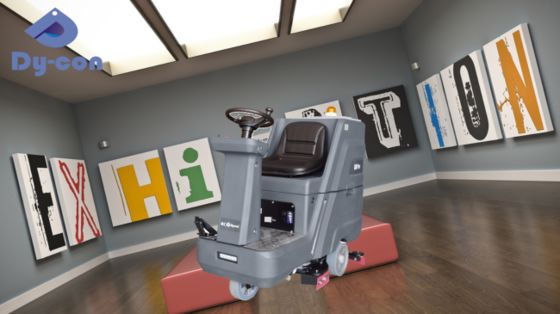 Fregadora-secadora de pisos con operador a bordo D8 Pro, ancho de limpieza de 660 mm, tanque de 130 L